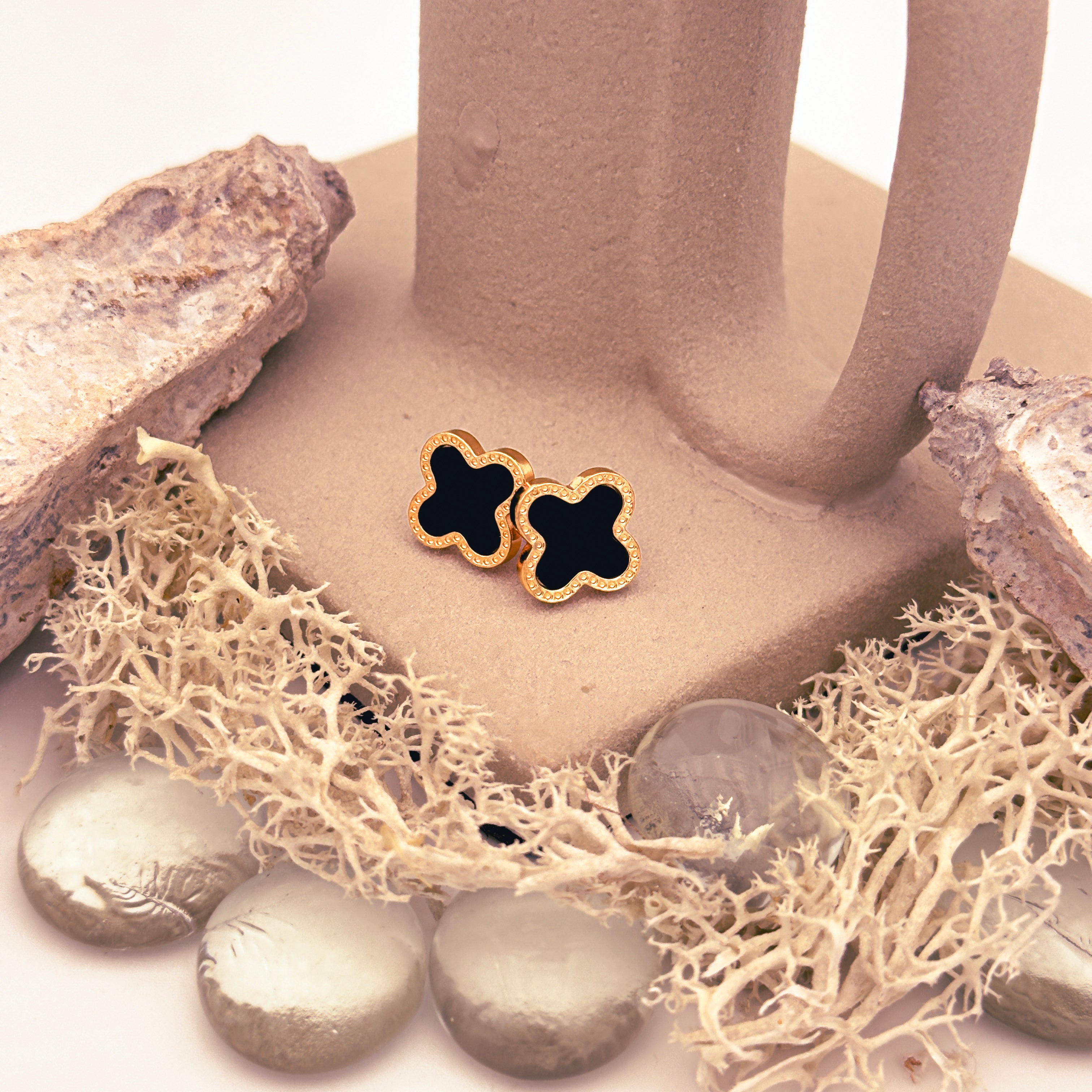 Boucle d'oreille Stella noir