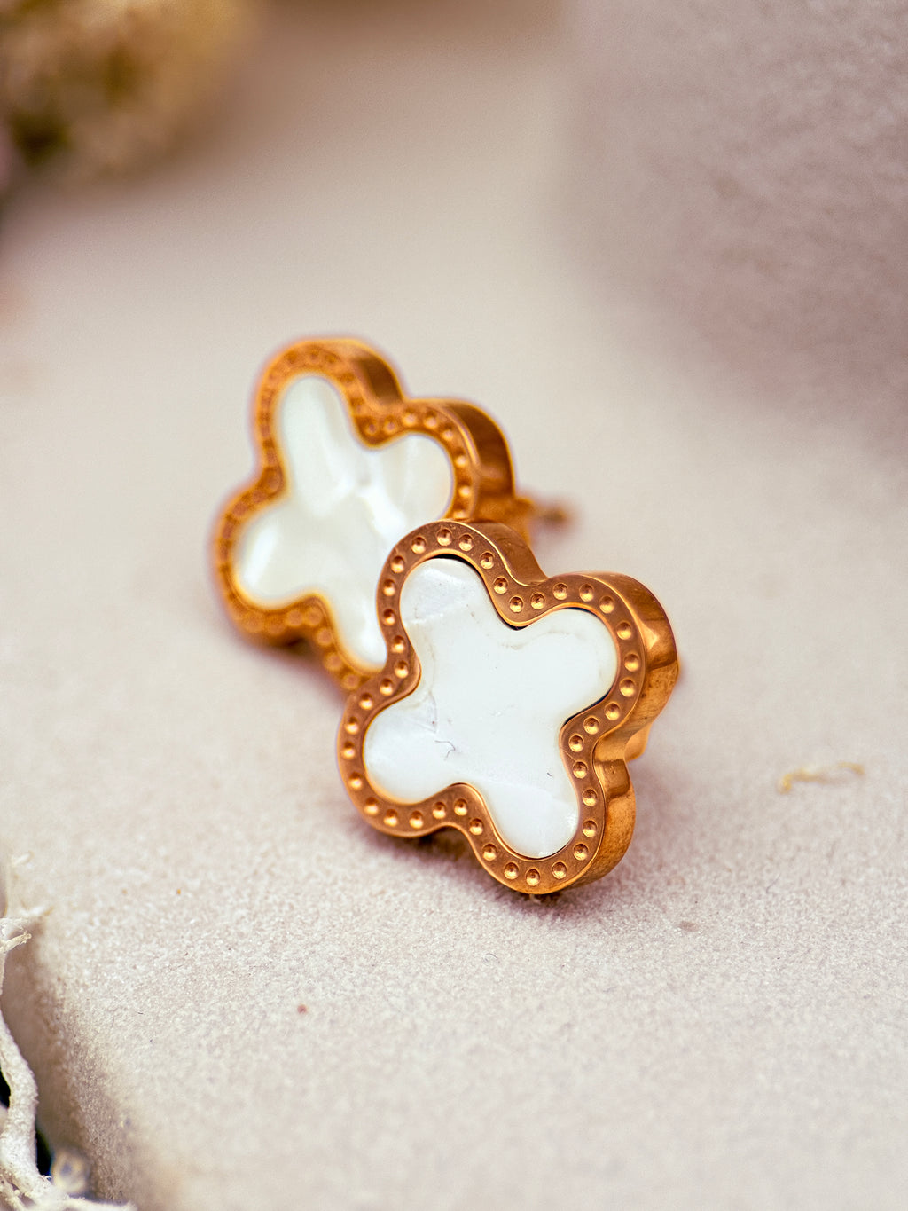 Boucle d'oreille Stella blanc