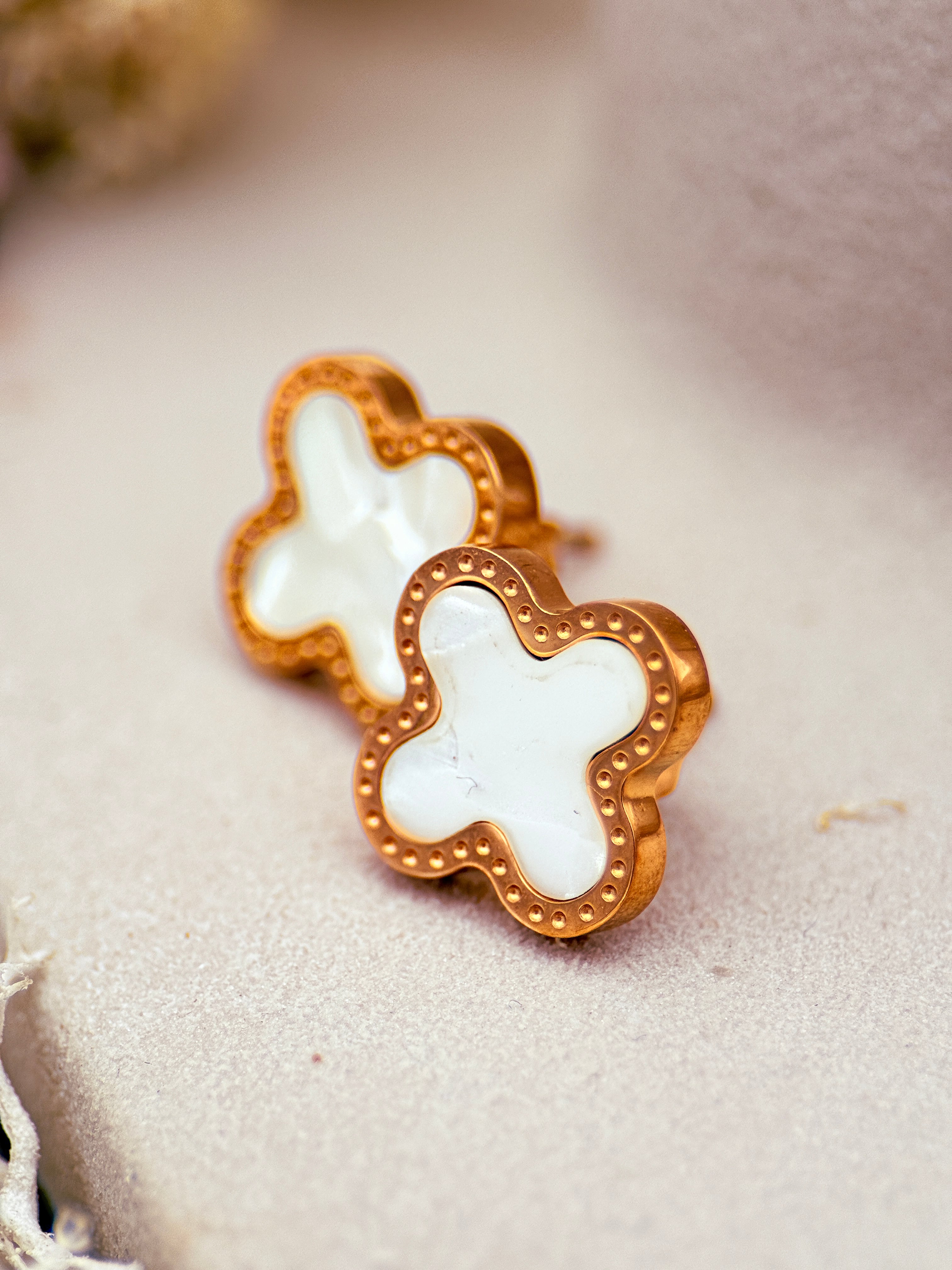 Boucle d'oreille Stella blanc